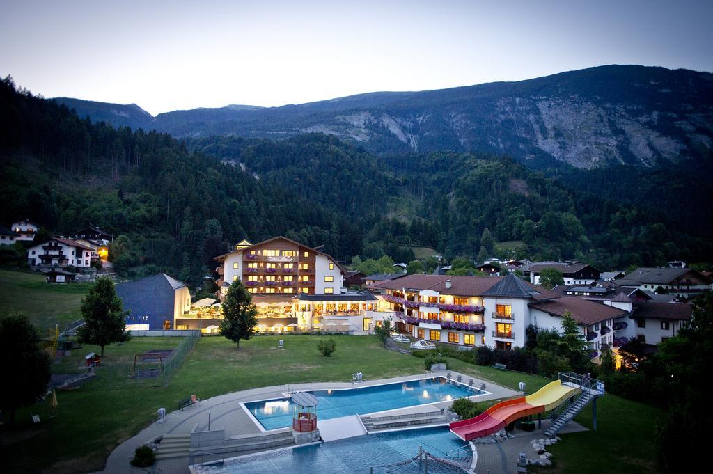 All In Resort Schwarzbrunn 施坦斯 外观 照片