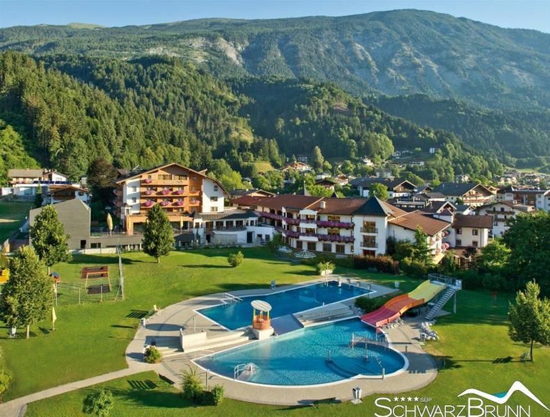 All In Resort Schwarzbrunn 施坦斯 外观 照片